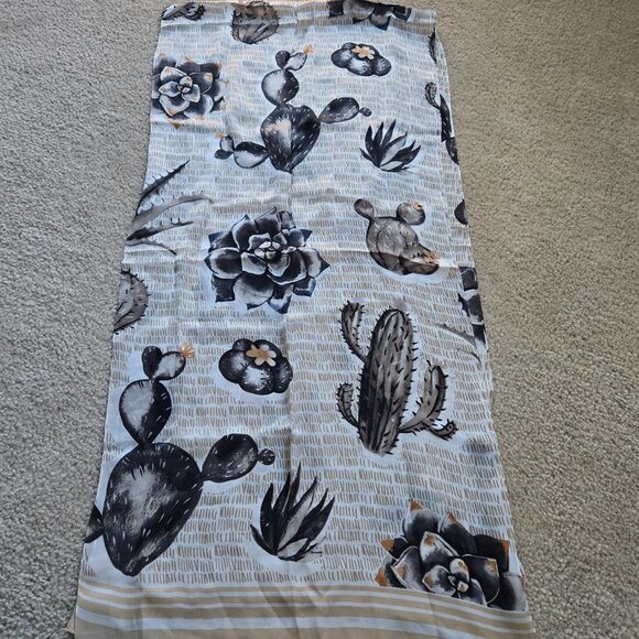 Max Studio 100% silk cactus scarf - Picture 3 of 9